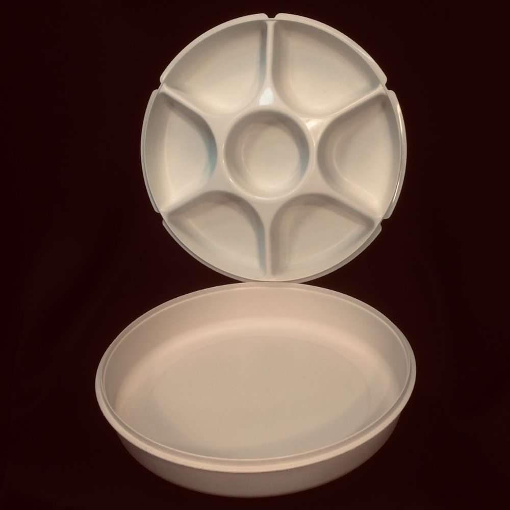 Tupperware Veggie Storage Divided Tray Keeper